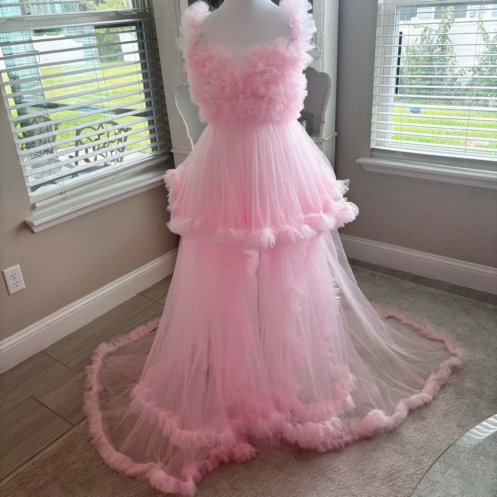 NEW Tulle Maternity Dress for Photoshoot Bridal Robe Light Pink NWOT Size L - Picture 2 of 13